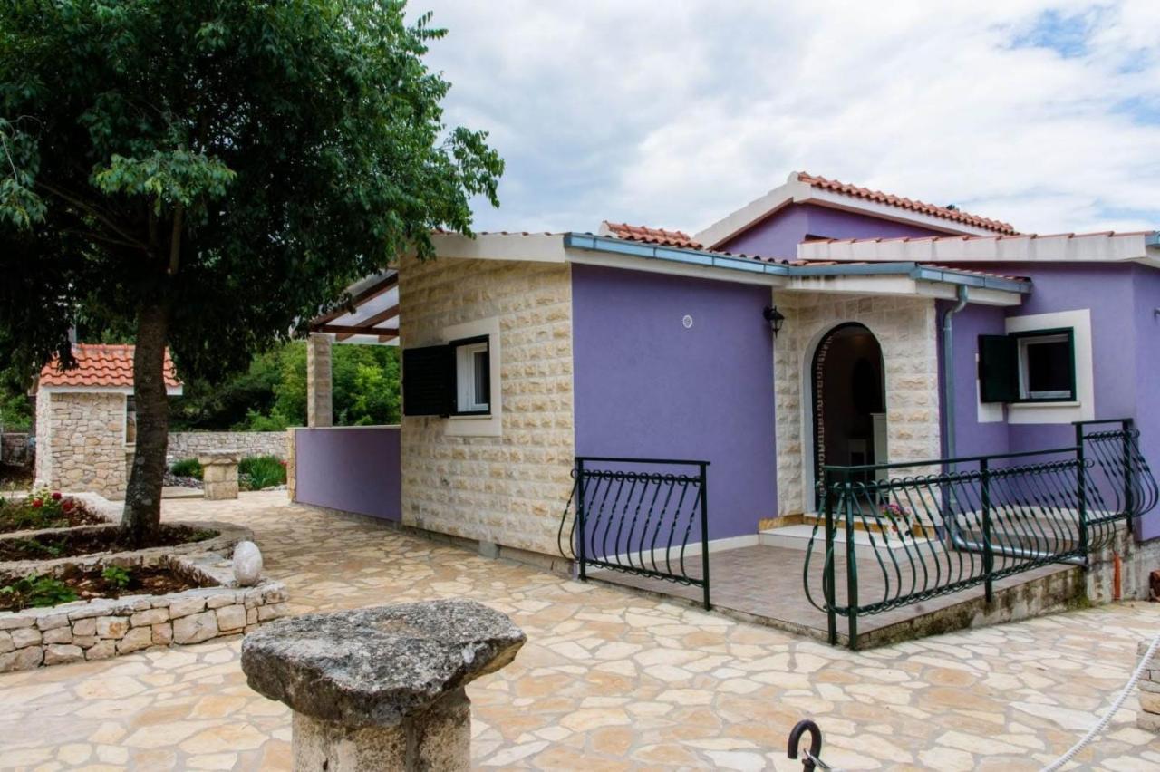 Relaxing Dalmatian House In Village Ljubitovica Exterior foto